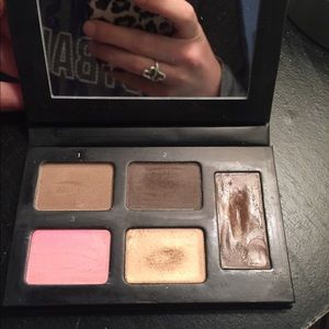 Moodstruck Brow Obsession Palettebrunette younique